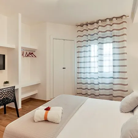 Coral Bay Charming House Pensión